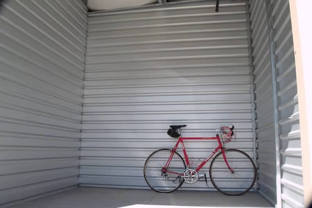 10x10 storage unit